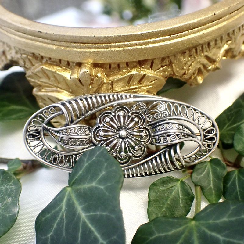 Image 2 of Silver brooch in floral design