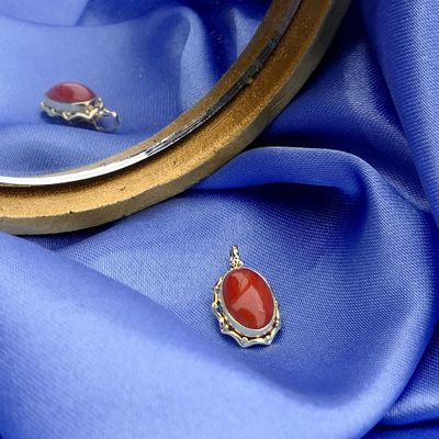 Gold pendant with red coral | Vintage Image 2 of Gold pendant with red coral | Vintage