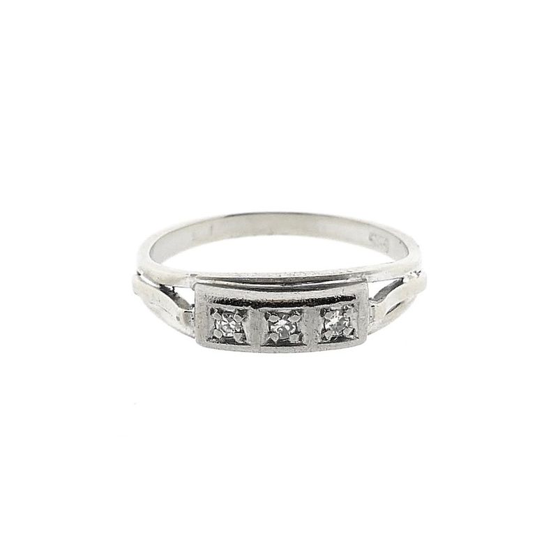 Image 3 of White gold ring with 0.06 ct diamond.