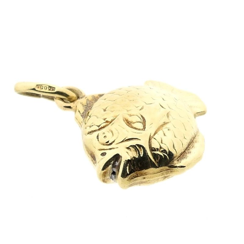 Image 6 of Gold pendant of a fish