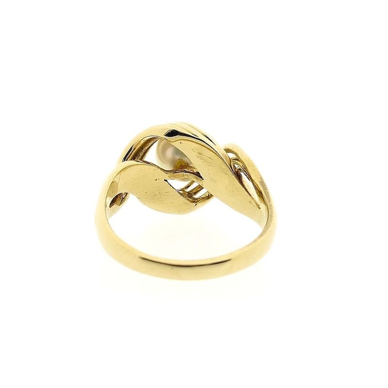 Image 4 of Vintage gold ring with pearl