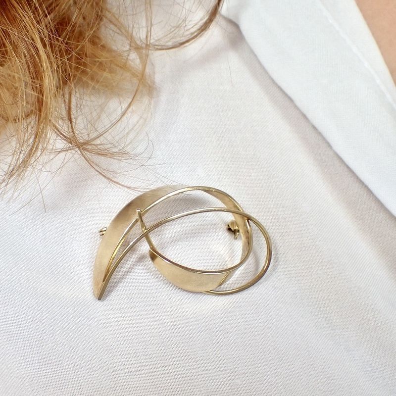 Image 9 of 8 carat vintage brooch