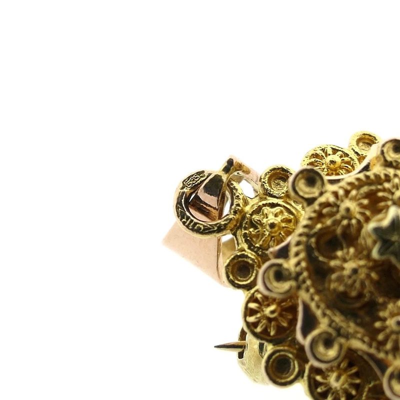 Image 6 of gold brooch/pendant of a hat bell