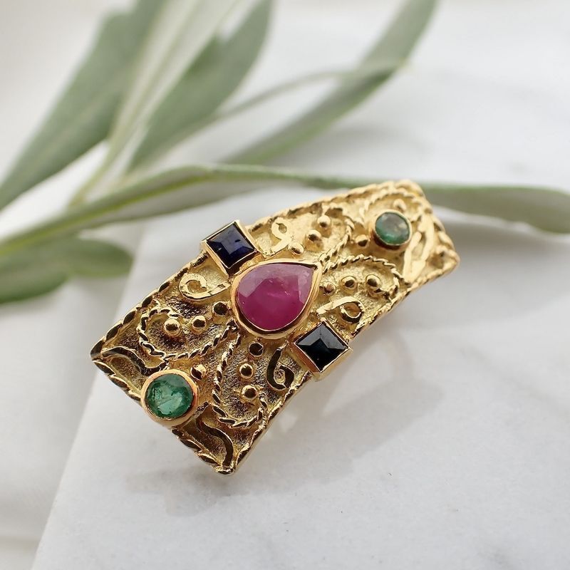 Image 4 of Golden oriental stud earrings with ruby, sapphire and emerald