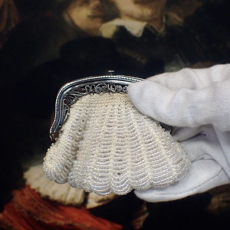 Image 10 of Antique purse with silver handle and glass beads | 19th century