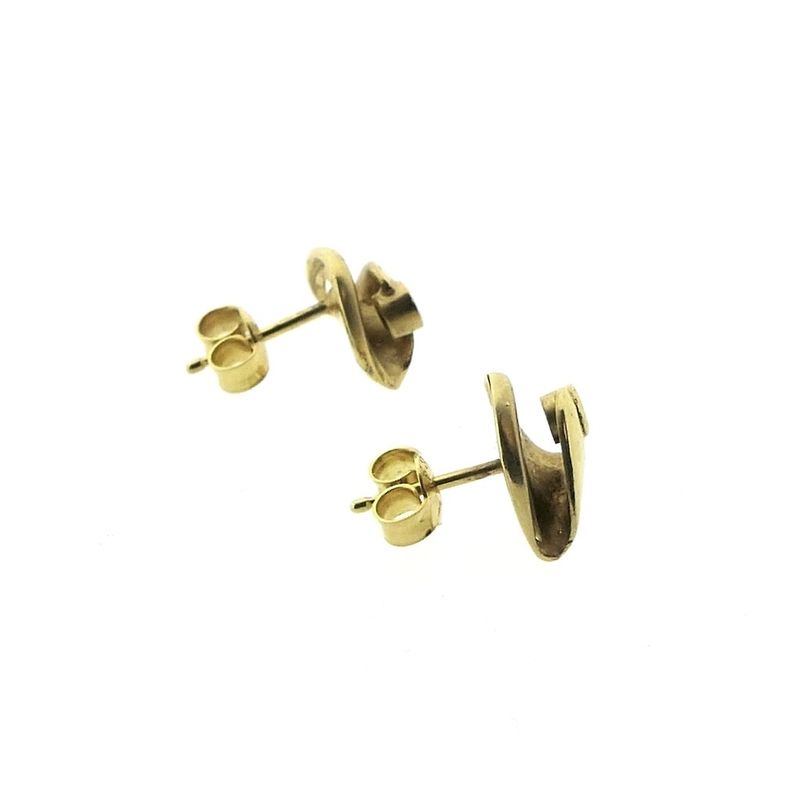Image 8 of Gold stud earrings with diamond; 0.05 ct.