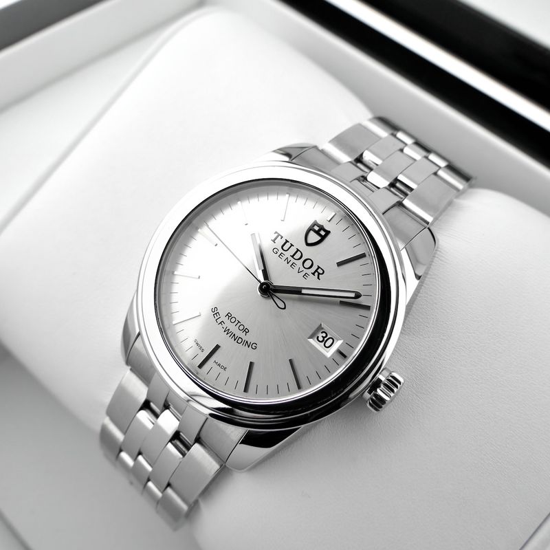 Image 15 of Tudor Glamor Date 53000; Automatic watch