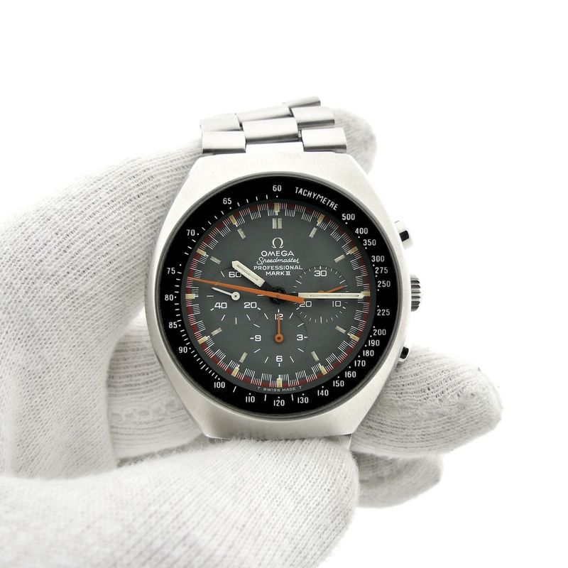 Image 17 of Omega Speedmaster Mark II 'Racing Dial' 145.014; Vintage chronograph men's watch