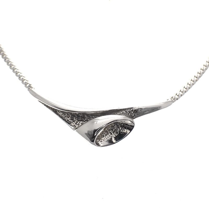 Image 1 of Silver necklace with a fixed pendant; Organic design | Franz Breuning