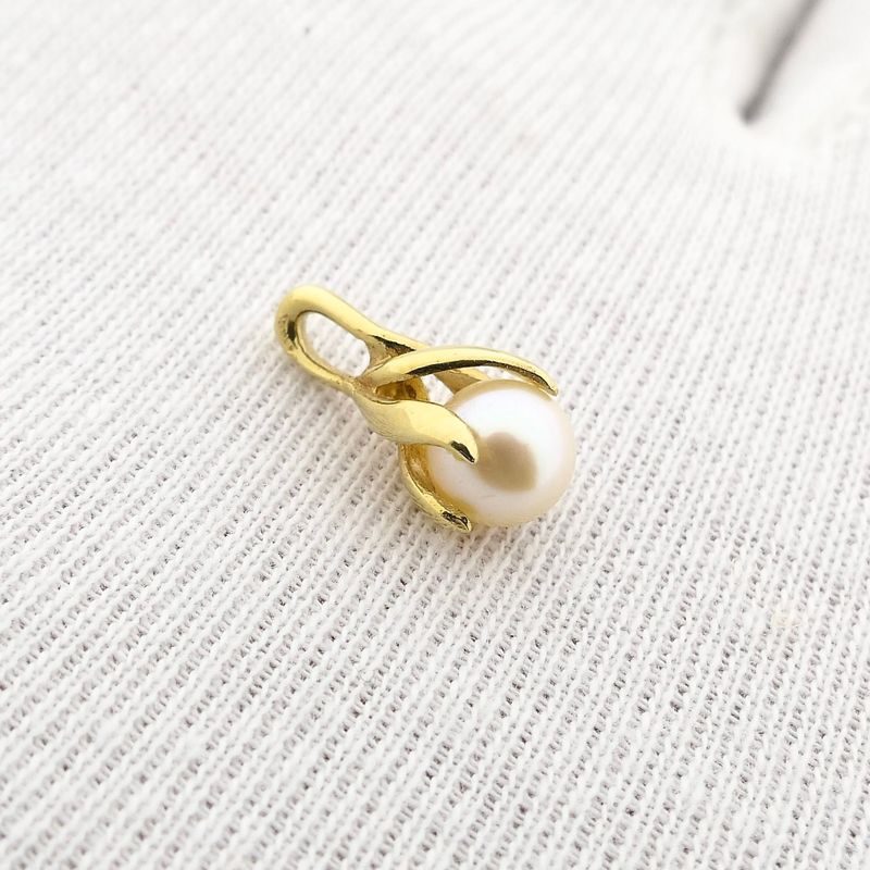 Image 10 of 14 Karat Gold Pendant with Cultured Pearl
