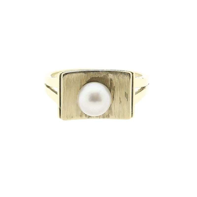 Image 3 of Vintage gold ring with pearl.
