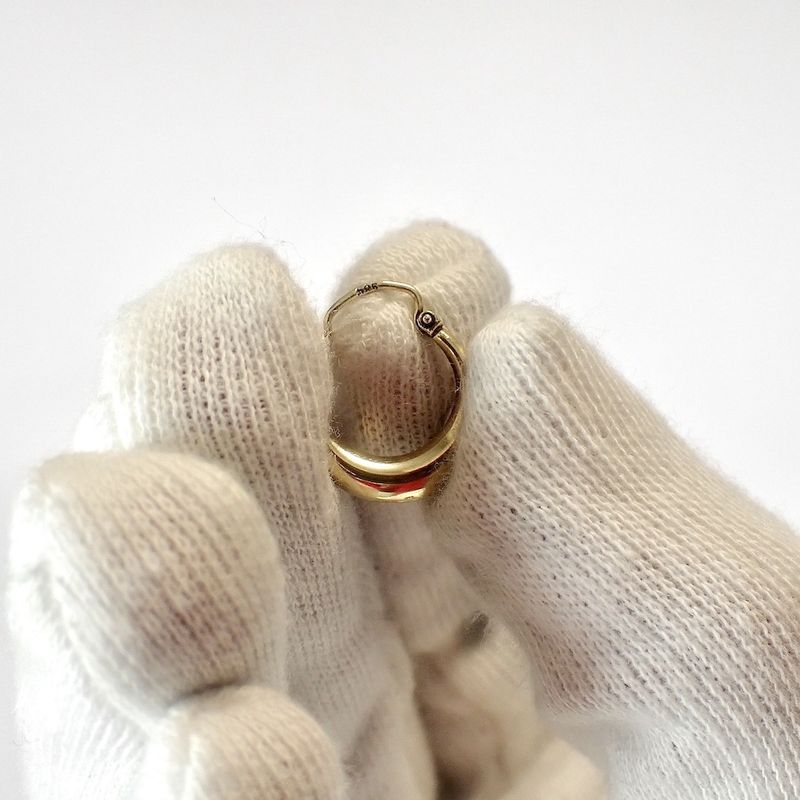 Image 4 of Gold subtle earrings | Ø 14.5 mm