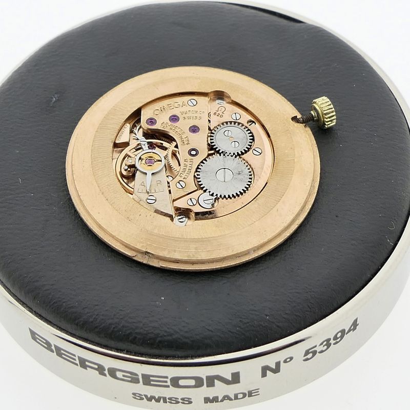 Image 12 of Omega Geneva Ref. 7166; Vintage 14k Gold Men's Watch