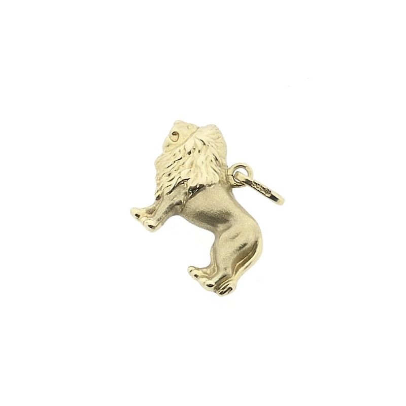 Image 9 of Gold pendant of a lion