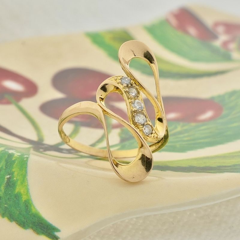 Image 2 of 21 carat gold fantasy ring with zirconia