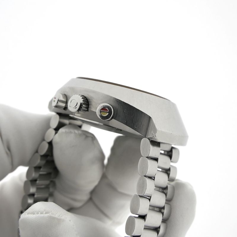 Image 12 of Omega Flightmaster 145.036; Vintage chronograph pilot watch