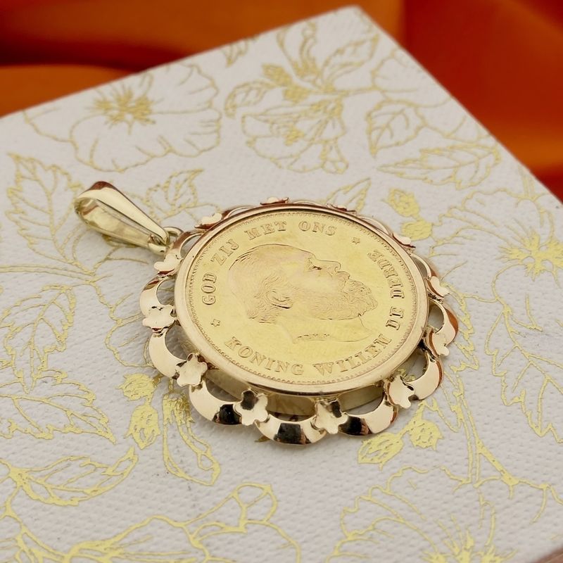Image 7 of Gold pendant of 10 guilder coin with King William III