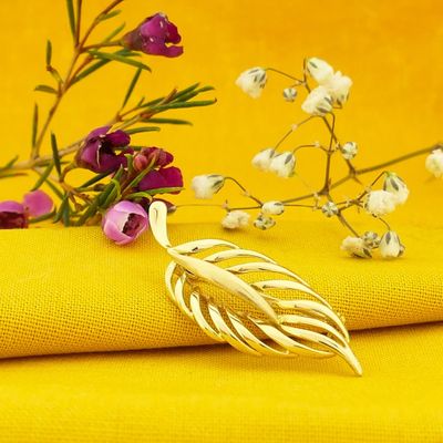 Image 2 of Gold feather brooch | Vintage