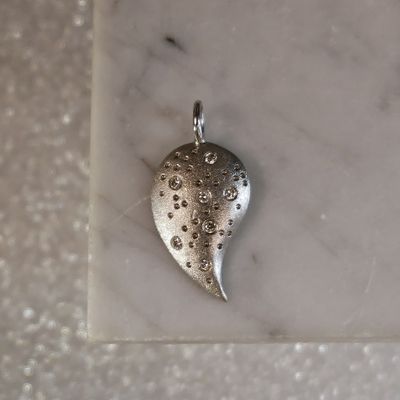 Image 2 of White gold pendant with diamonds; 0.13 ct.