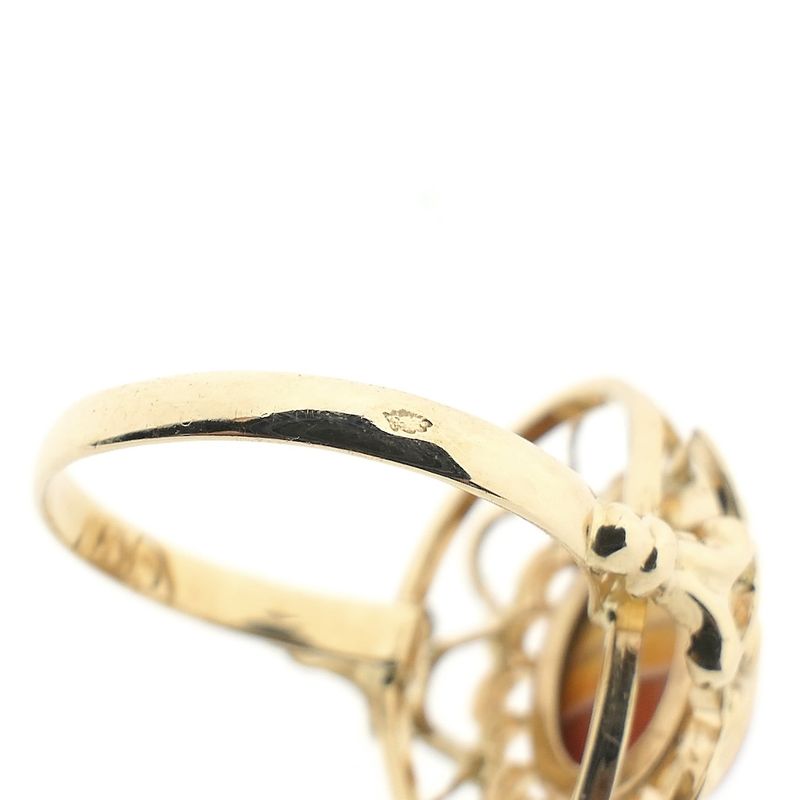 Image 7 of Vintage gold ring with bandagate