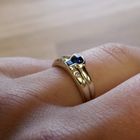 Image 6 of Gold ring with sapphire, emerald and diamond | 0.02 ct.