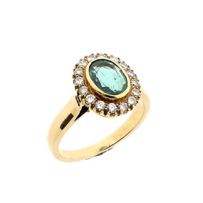 Image 1 of Gold ring with emerald and diamonds; 0.32 ct.