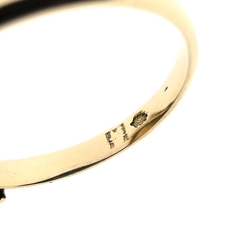 Image 4 of Vintage gold ring with red coral