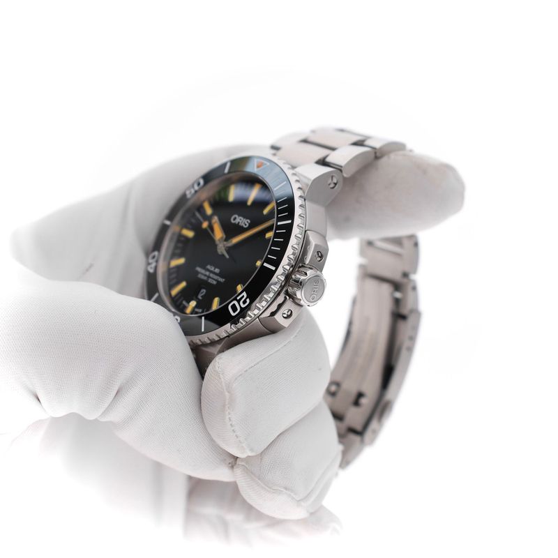 Image 5 of Oris Aquis Date 43.5mm Automatic Men's Watch