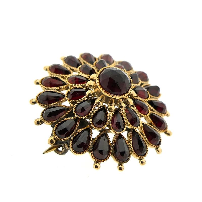 Image 3 of Gold brooch with garnet | Vintage