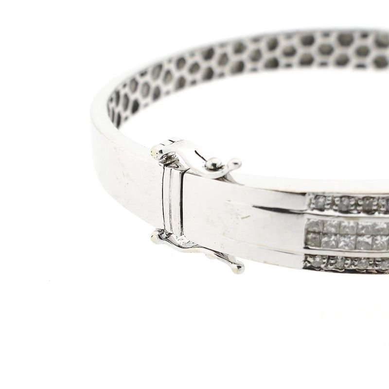 Image 3 of White gold slave bracelet with approx. 1.40 ct. diamonds; Size M