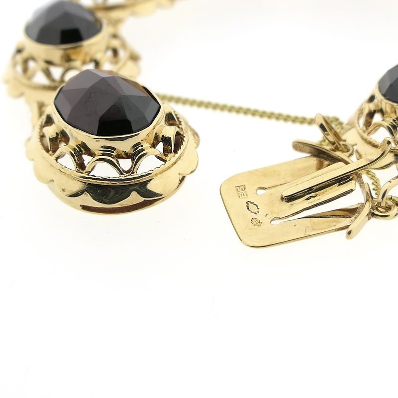 Image 5 of Antique gold boat bracelet with garnet