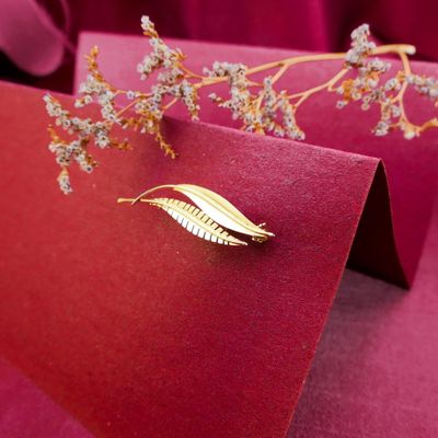 Image 2 of Gold feather brooch | Vintage