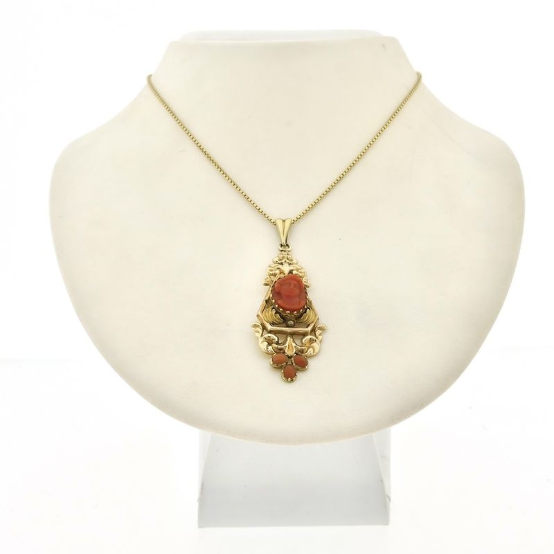 Image 4 of Antique gold pendant with blood coral