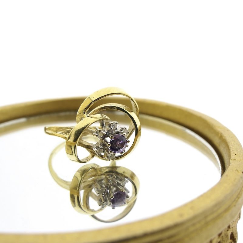 Image 2 of Golden artistic ring with amethyst and diamond | 0.12 ct.