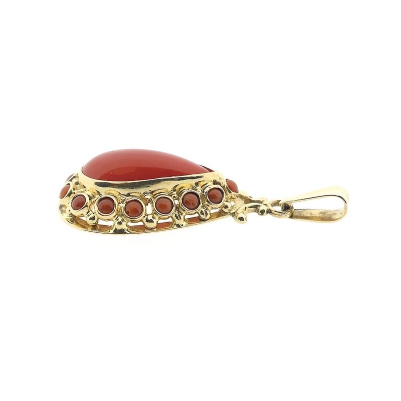 Image 4 of Antique gold pendant with blood coral