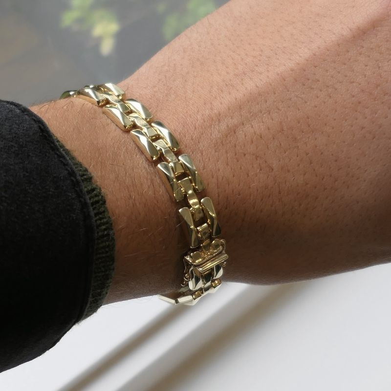 Image 7 of Gold Bismarck link bracelet