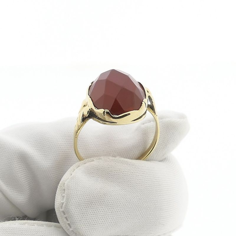 Image 5 of Gold ring with carnelian