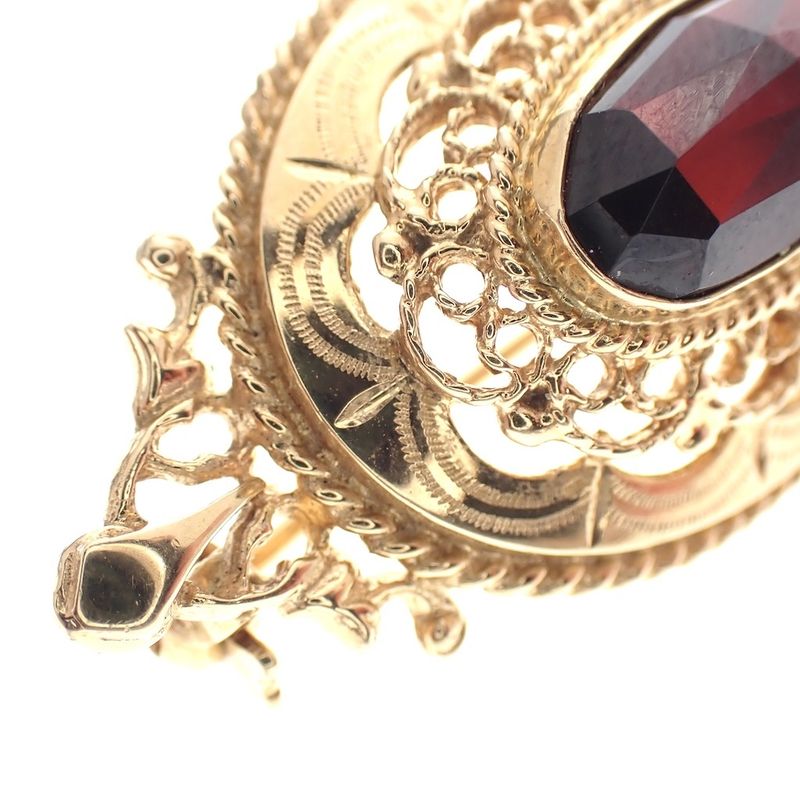 Image 5 of Vintage gold brooch with garnet stones