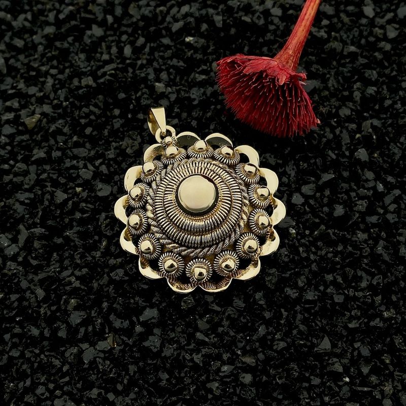 Image 2 of Antique gold pendant of a Zeeland button.