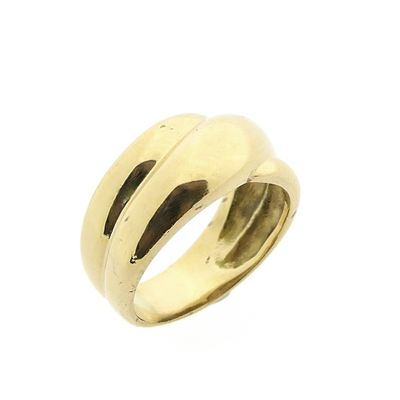Image 1 of Gold ring with a domed design