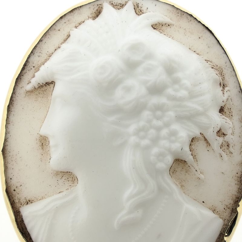 Image 6 of Gold brooch/pendant with cameo