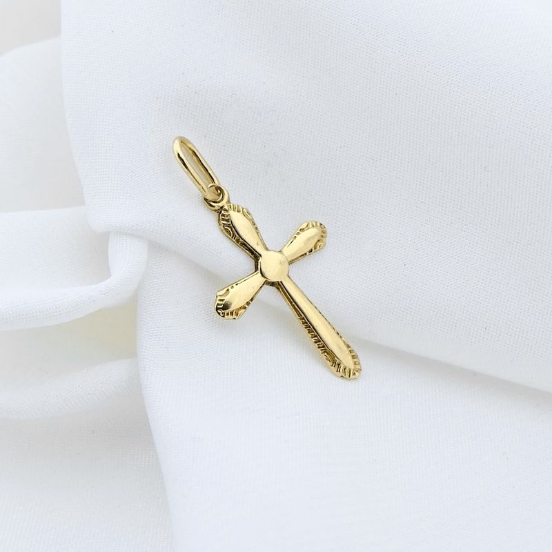 Image 4 of Gold pendant of a cross