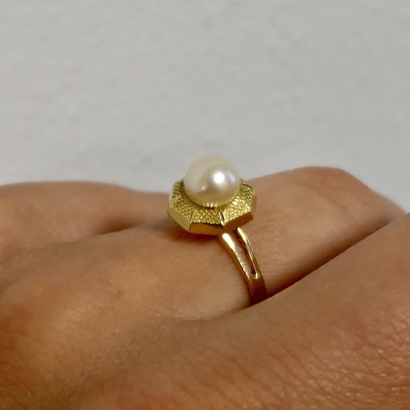 Image 10 of Vintage two-tone gold ring with pearl