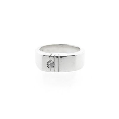 Image 2 of Silver ring with zirconia