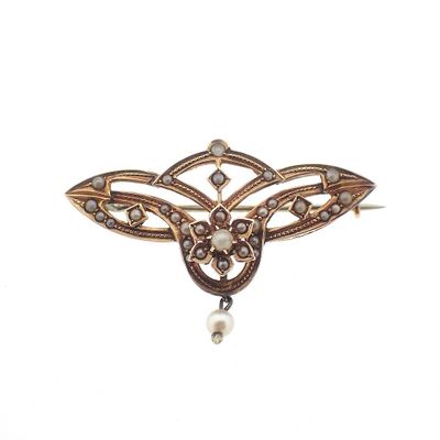 Image 1 of Antique gold Victorian brooch with pearls