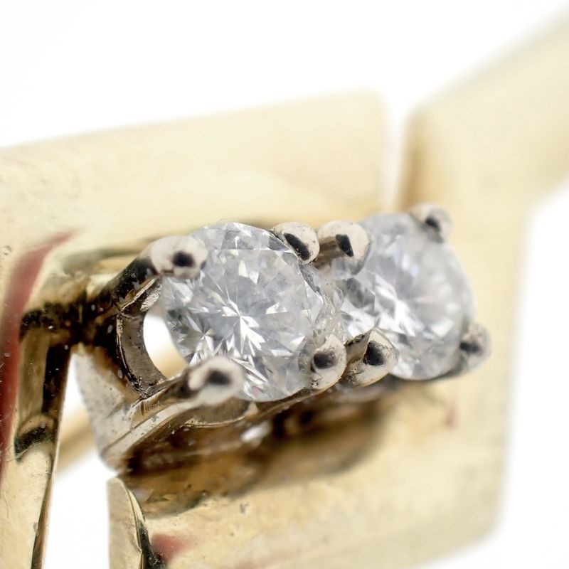 Image 2 of Gold brooch with diamonds