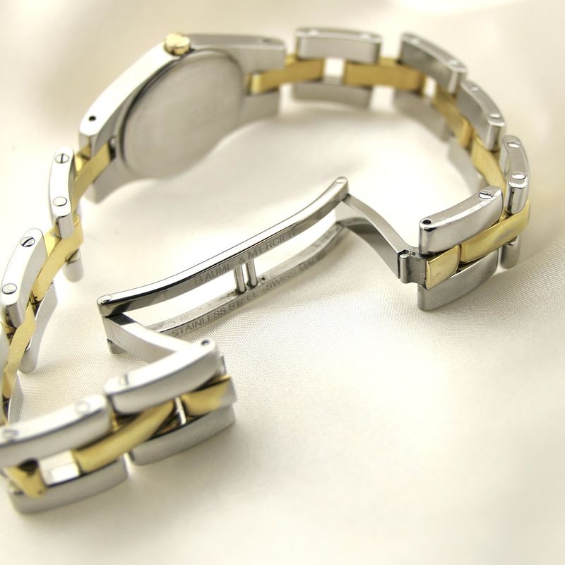 Image 13 of Baume & Mercier Linea MV045203; Bi-color ladies watch