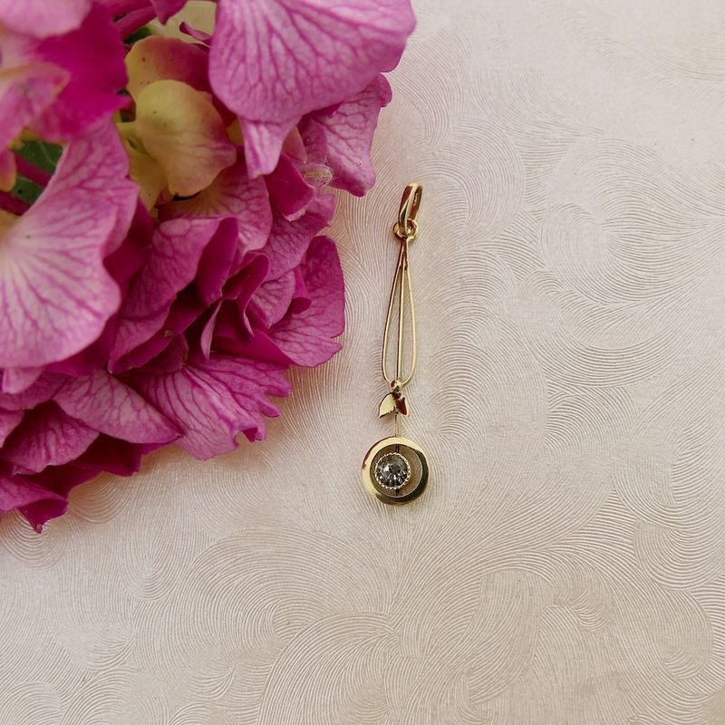 Image 2 of Victorian gold pendant with aquamarine