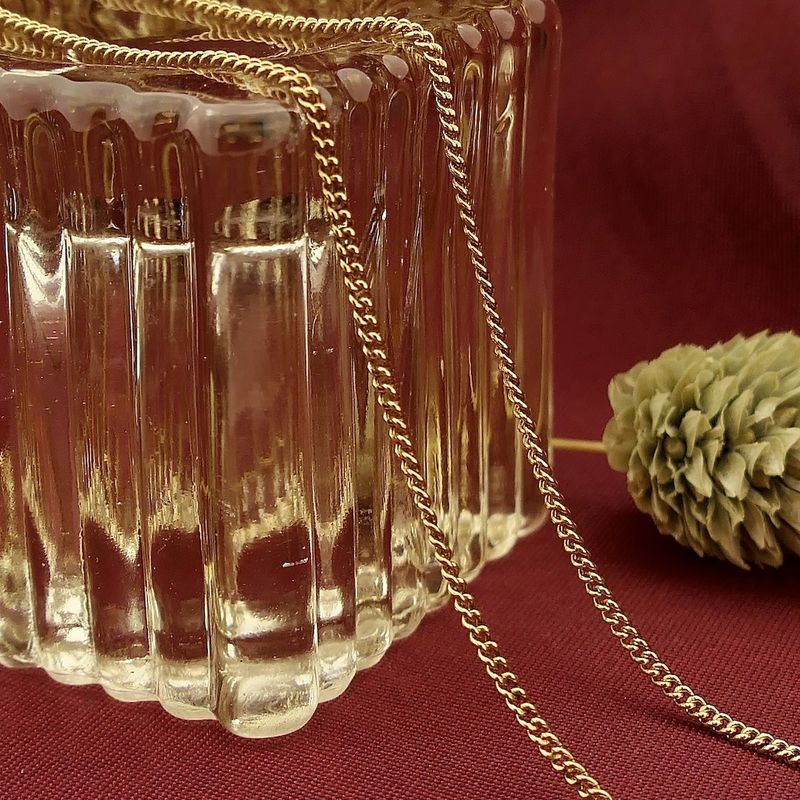 Image 2 of Gold thin gourmet link necklace | 50.5 cm