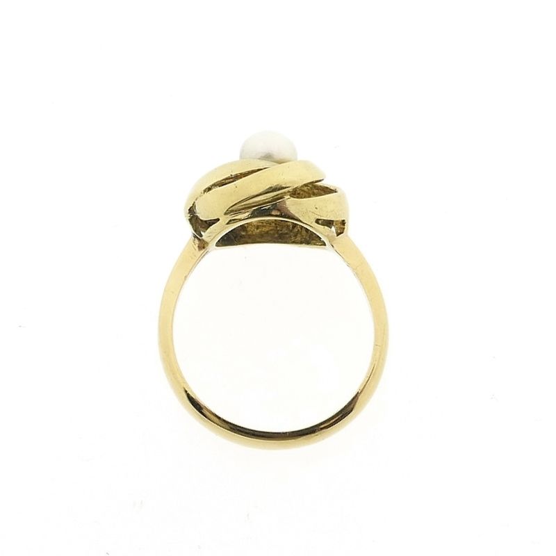 Image 5 of Vintage gold ring with pearl